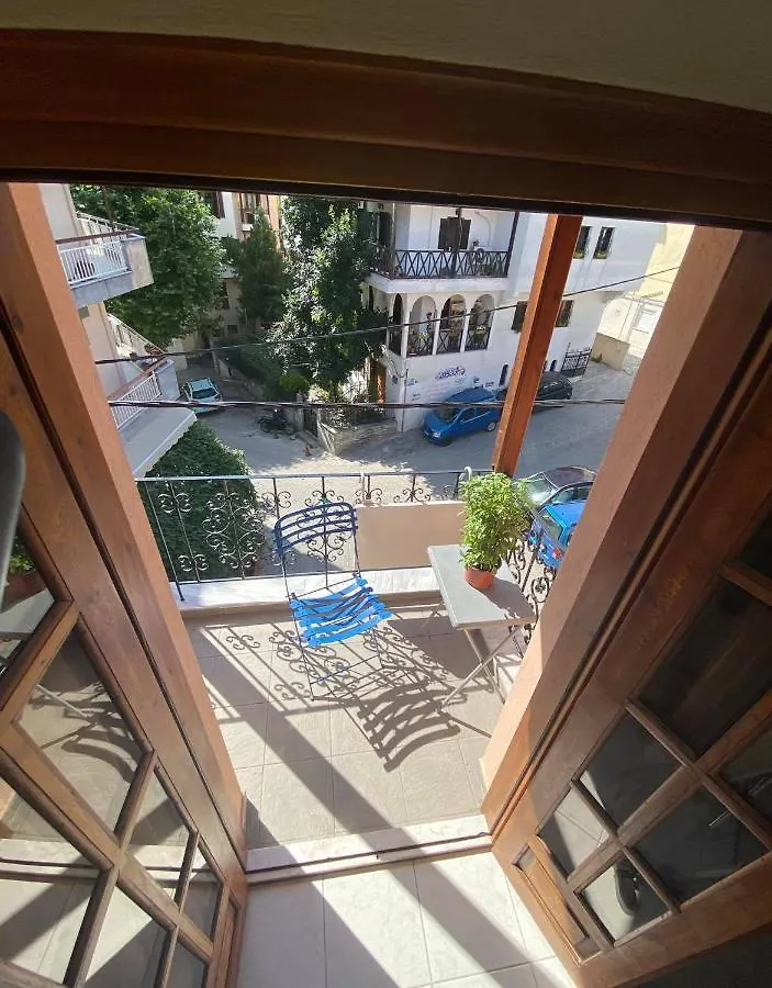 Ano Poli Studios 2 Thessaloniki Apartment